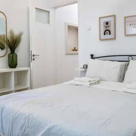 Lux Garden Apartment Near Acropolis In The Heart Of Athens-3